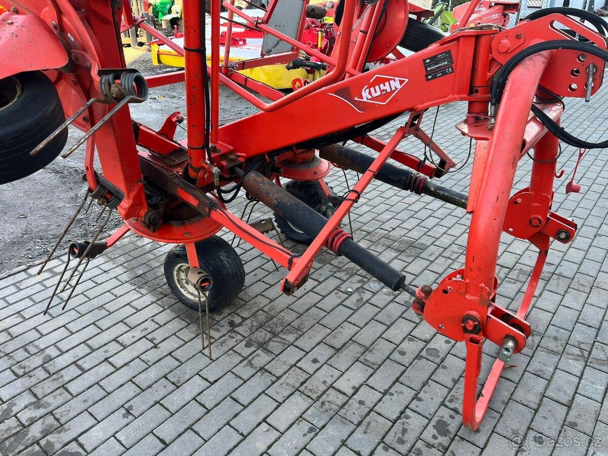 Obraceč sena, píce KÜHN GF 7702 - 10