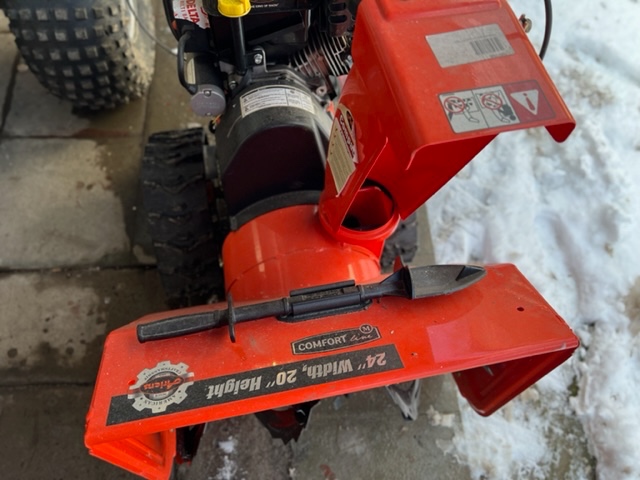 Pasova snezna freza Ariens Compact 24" - 10