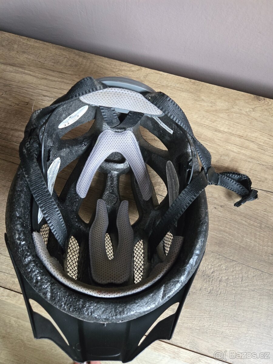 CYKLISTICKÁ HELMA CRIVIT - 10