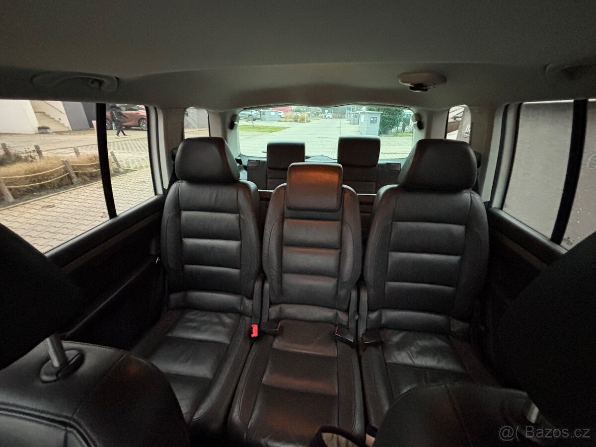 VW Touran 2010, 2.0 TDI, 103kw, 7mist. Cele v Kuzi - 10