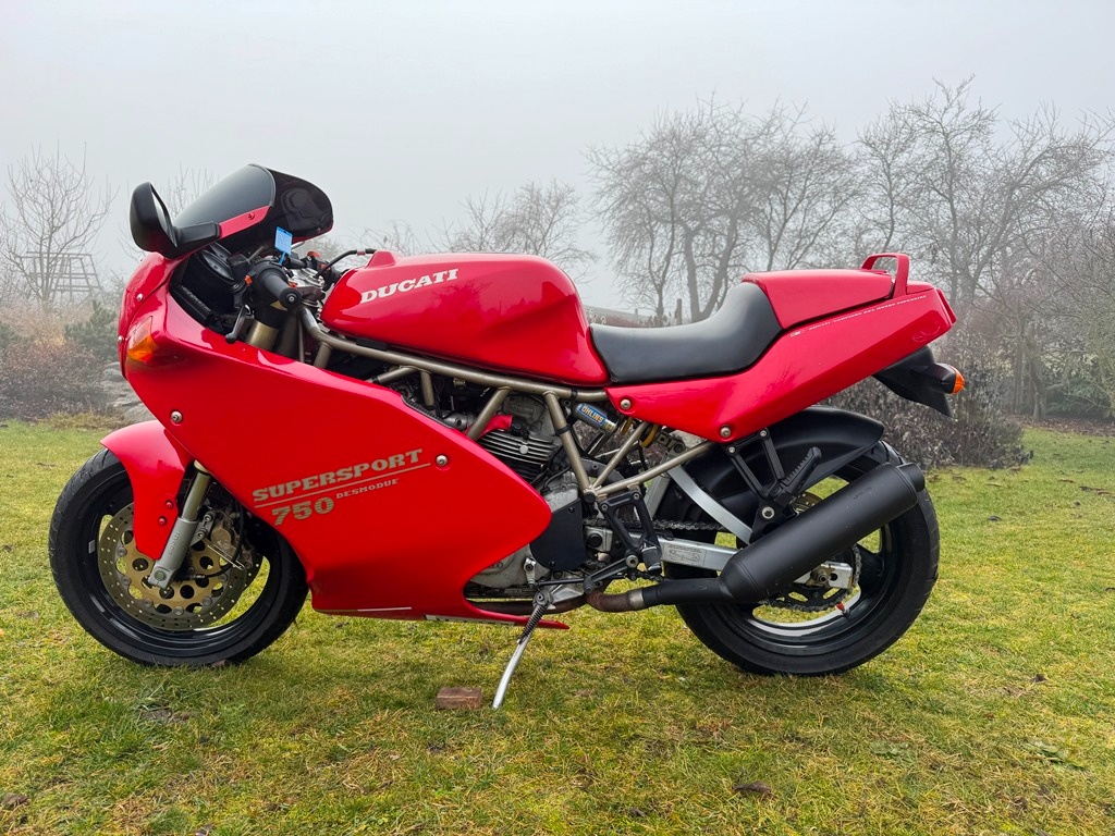 Suzuki VX, Ducati 750, Yamaha FZR, TRX - 10