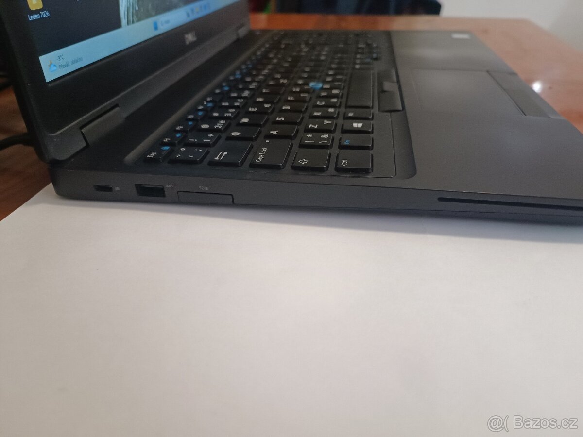 Dell Latitude 5590 - 10