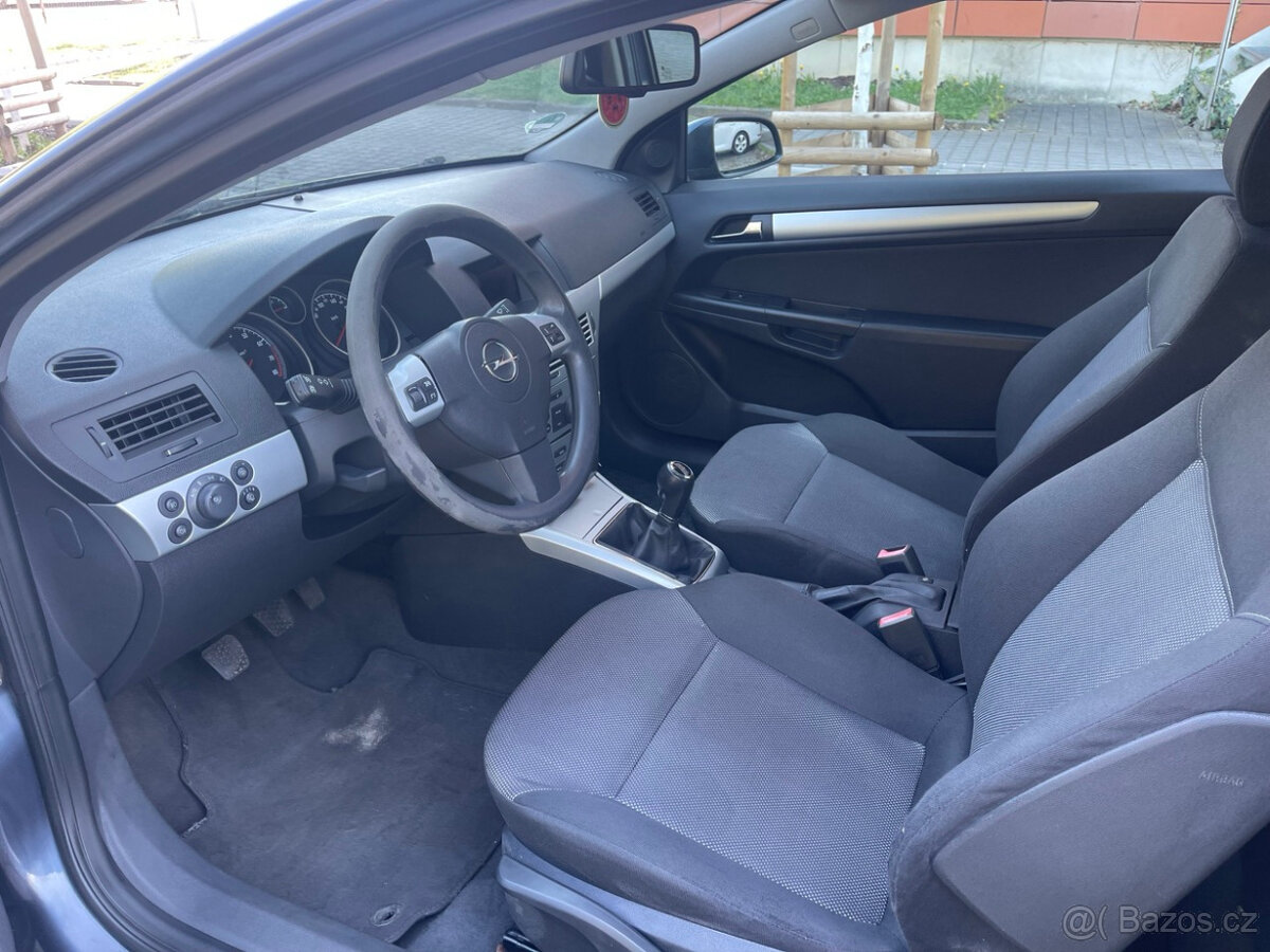 OPEL ASTRA H GTC, 1.4 Benzin - 10