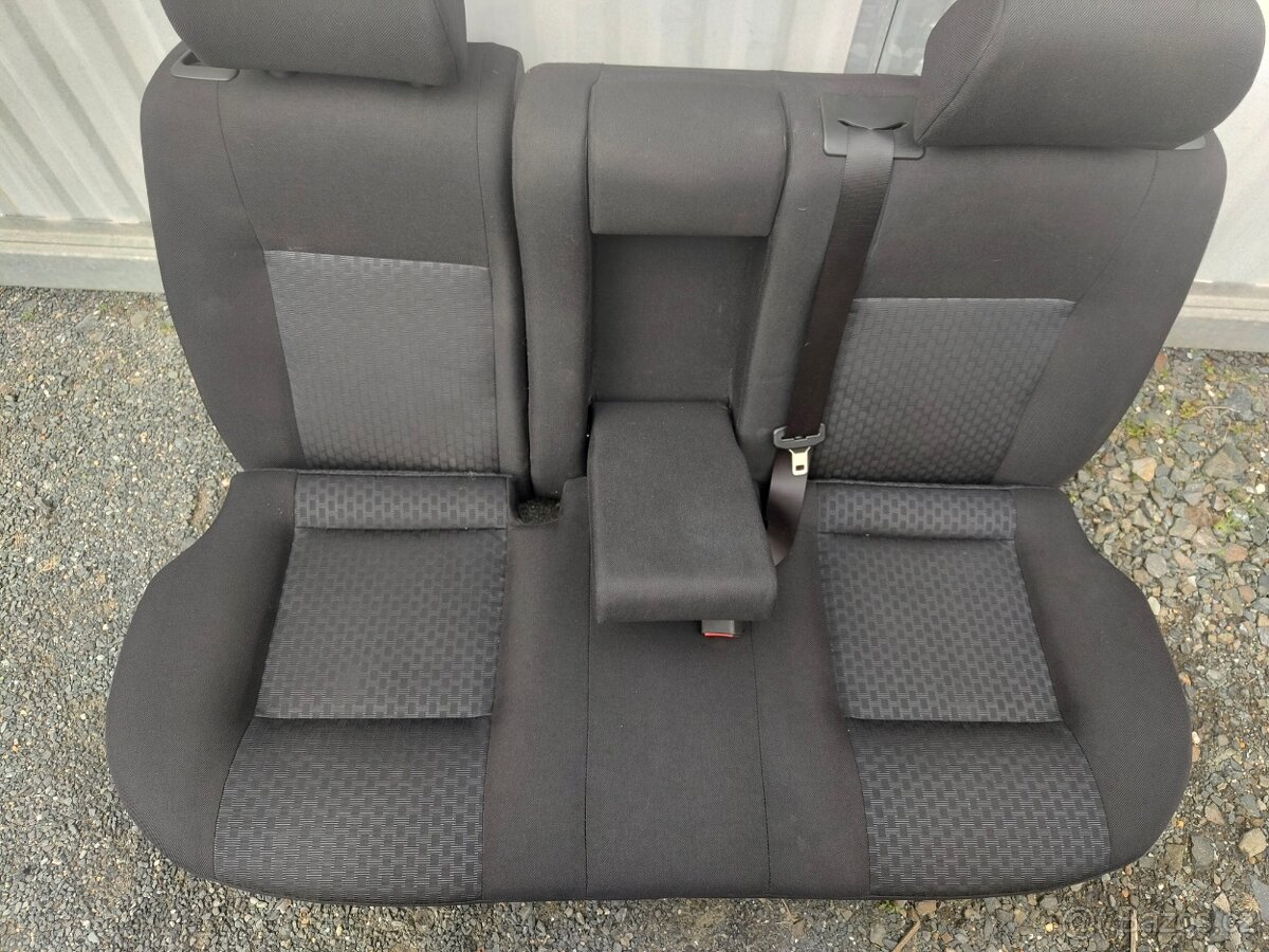 Sedačky Mondeo III - 10