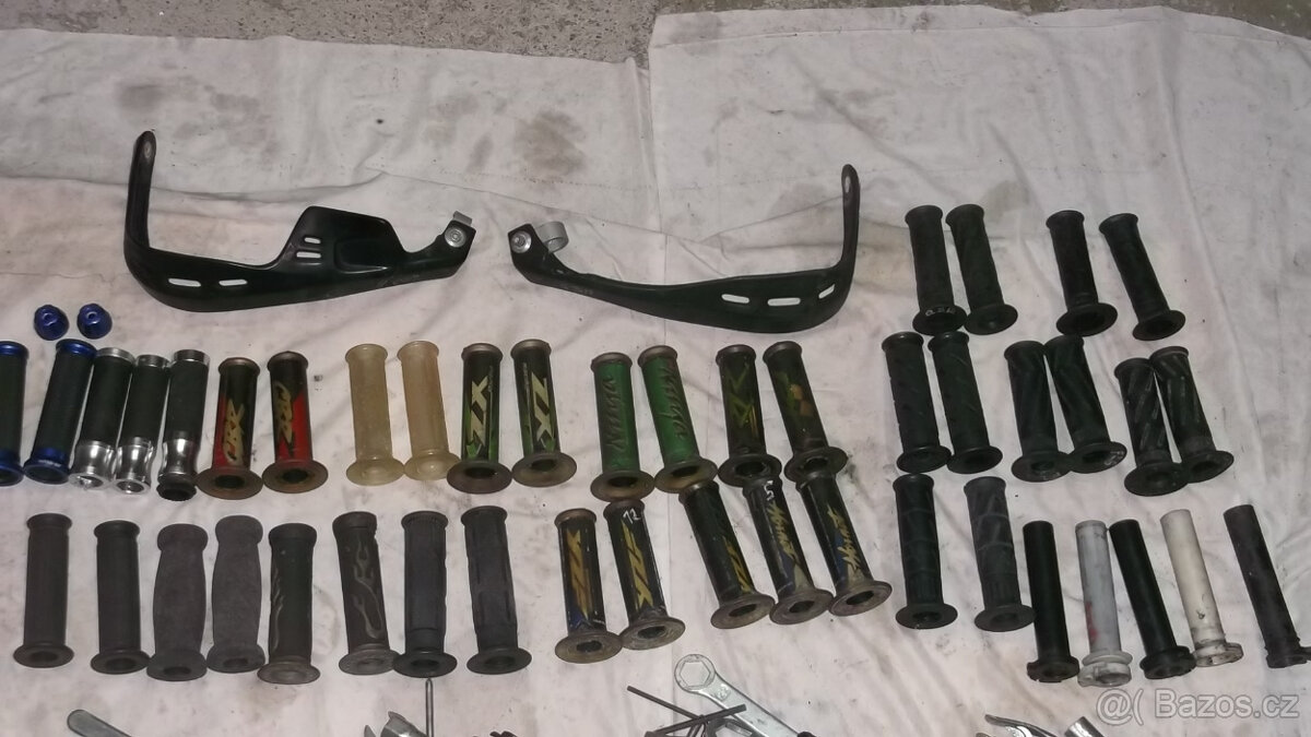 řídítka,padáky,zrcátka,světla,řetězy,páčky - 10