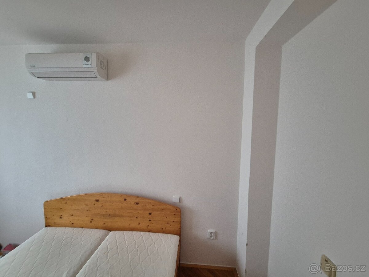 Dlouhodobý pronájem 4+1 v RD v Uherském Hradišti - 10