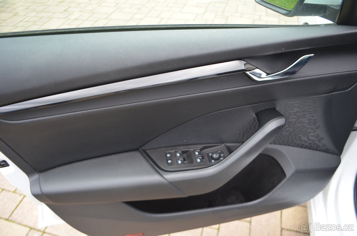 PRODÁM ŠKODA OCTAVIA COMBI IV 2.0TDI DSG 2022 - 10