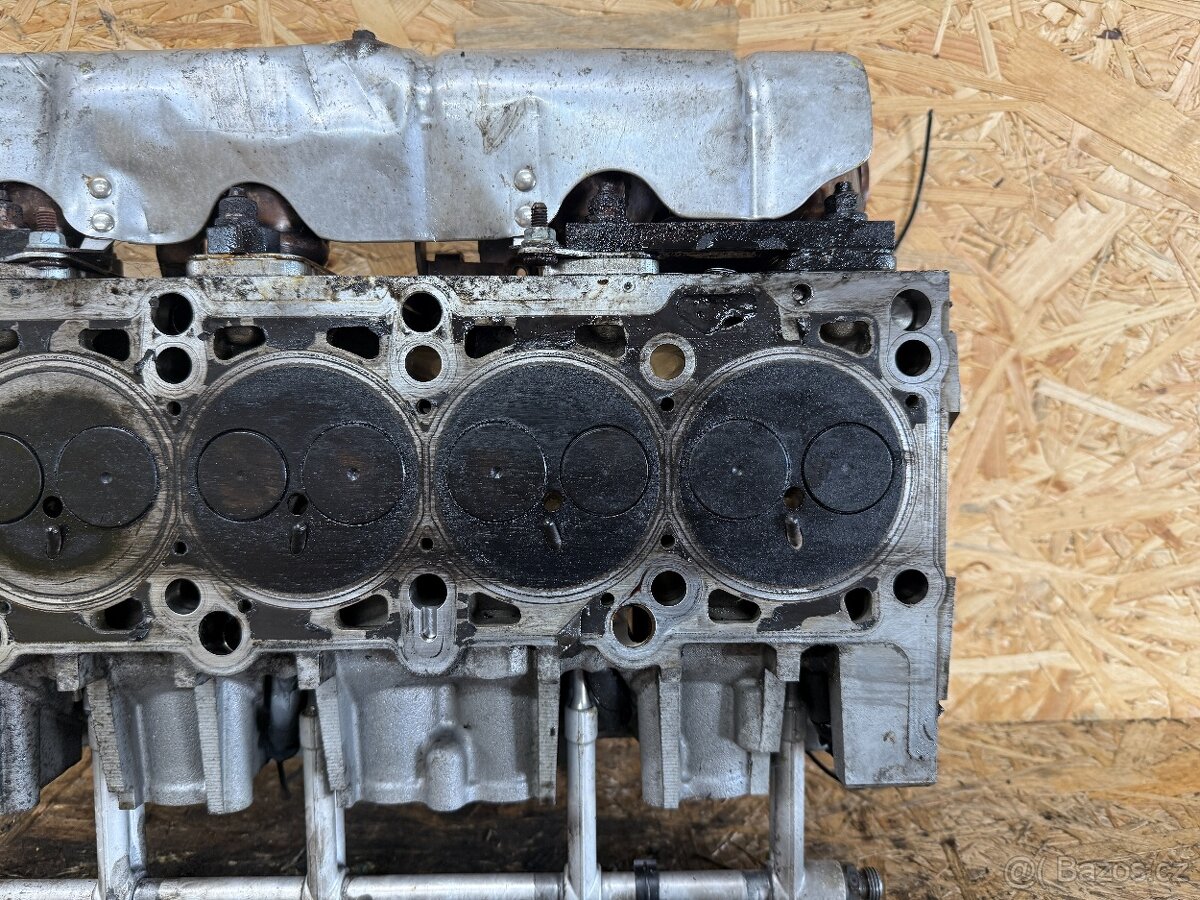HLAVA MOTORU 5.0 TDI R070103373A - 10
