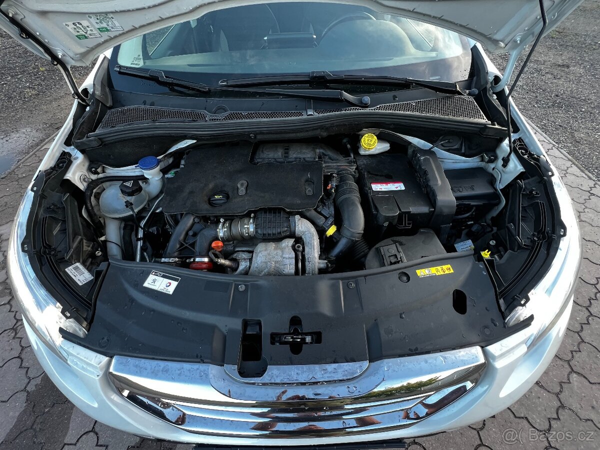 Peugeot 2008, 1,6 HDi 84 kW ALLURE PANO,NAVI - 10