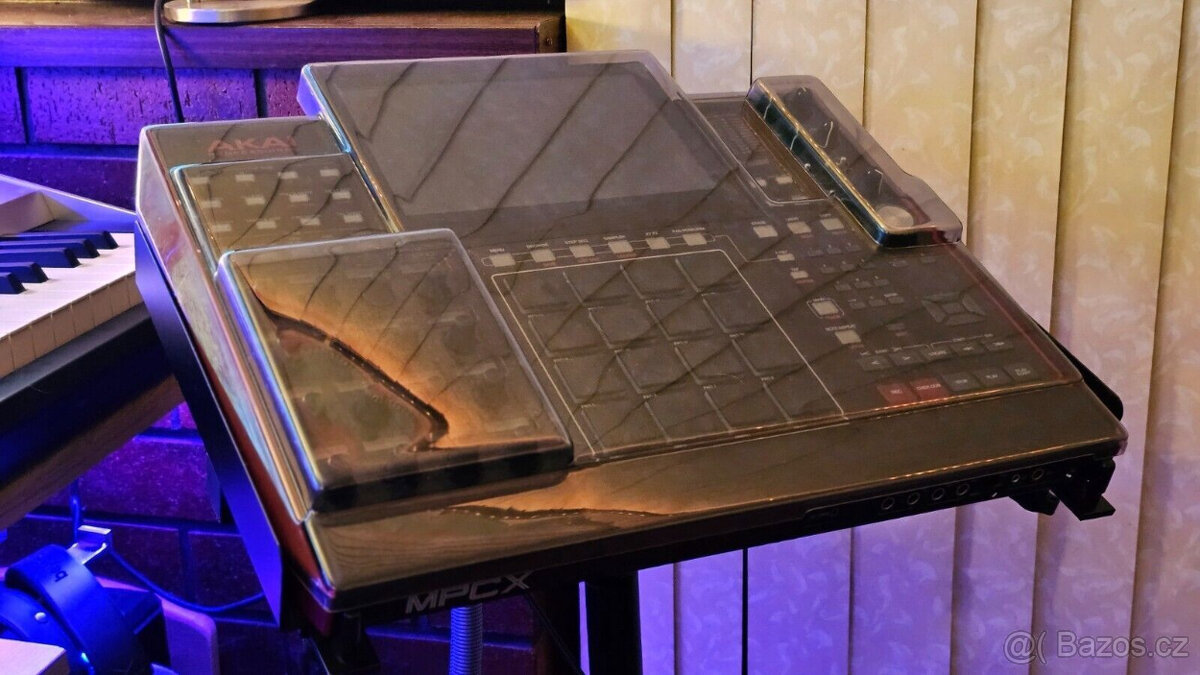 AKAI MPC X + kryt Decksaver + 500GB SSD + spousta bonusů - 10