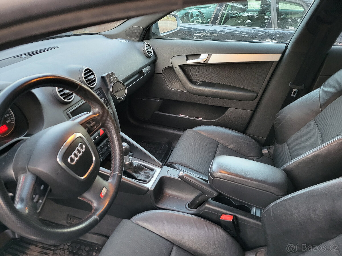 Audi A3 S-line Quattro 2.0 TDI - 10
