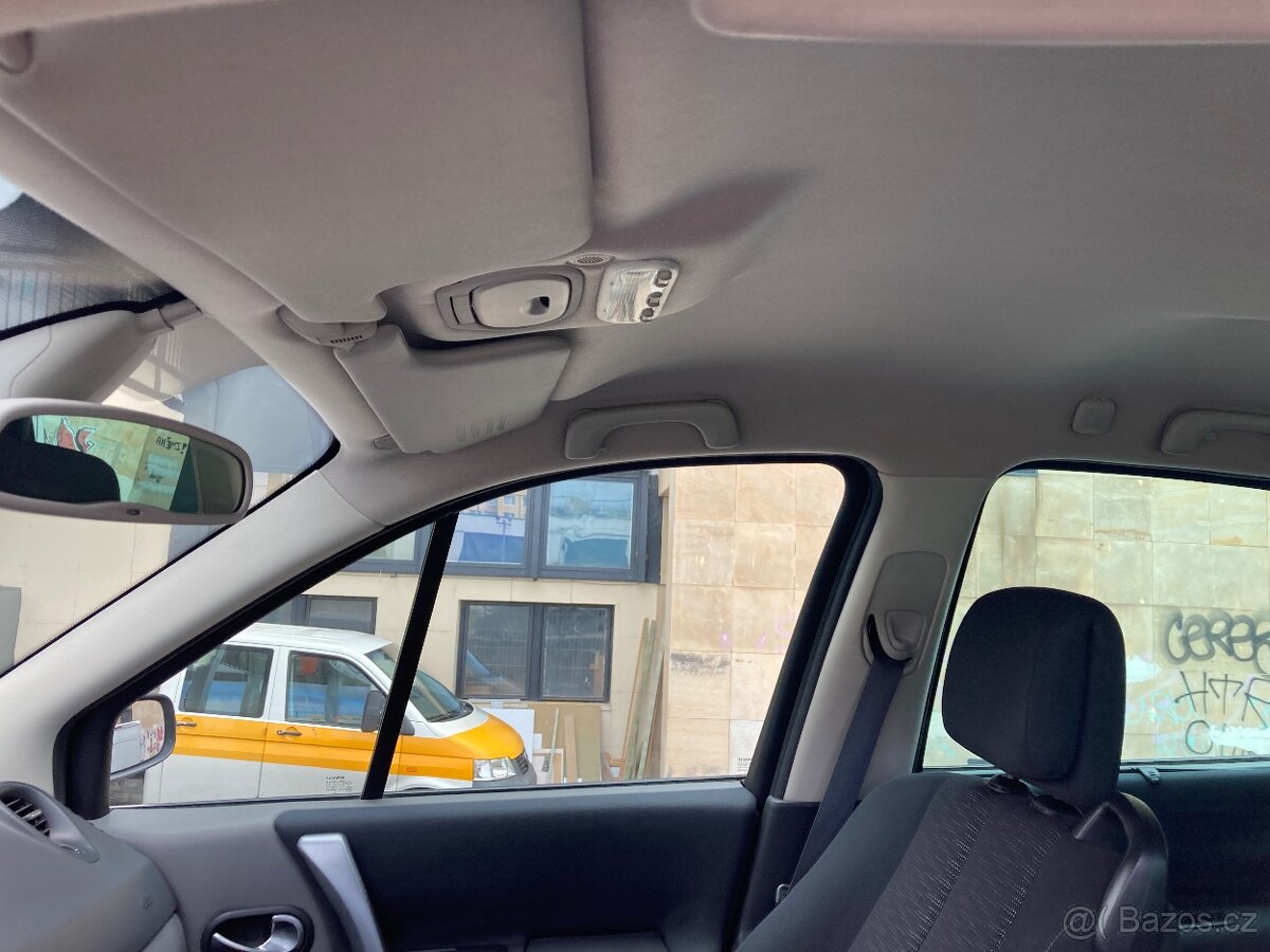 Renault Grand Scenic 2.0DCI 110 kW - 10