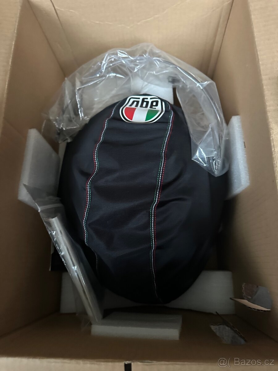 AGV moto helma - 10