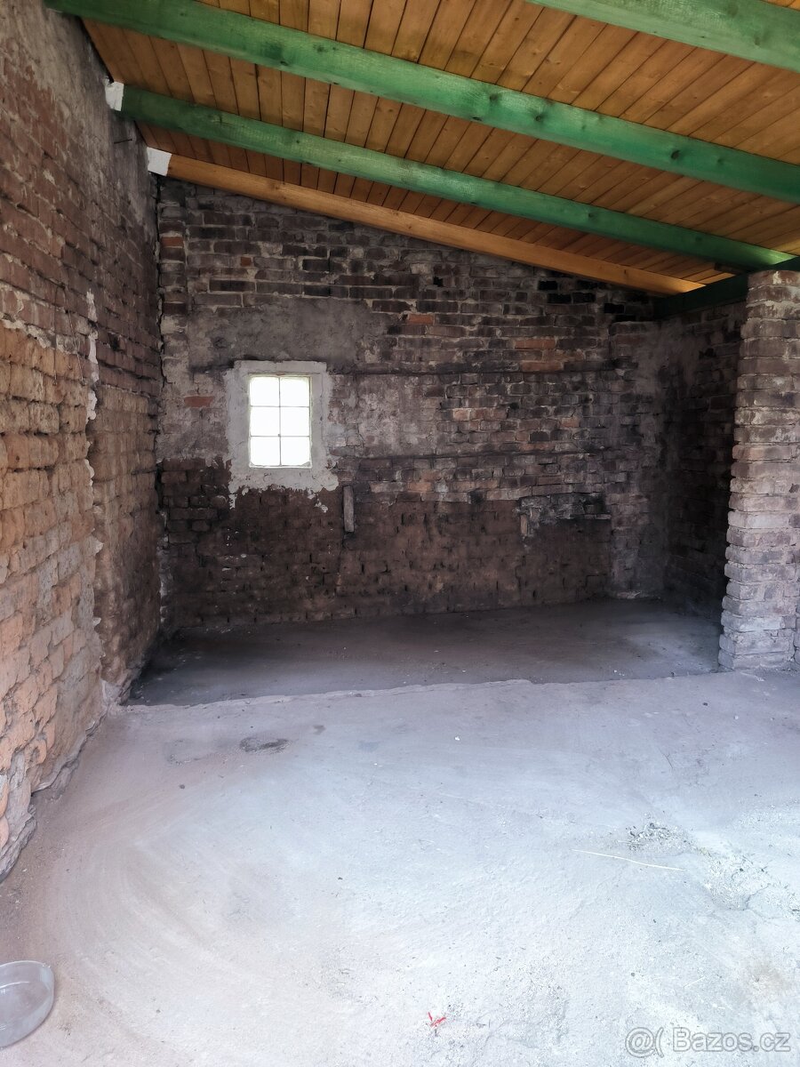 Nabízíme k prodeji domek ve Veltrubech - 10