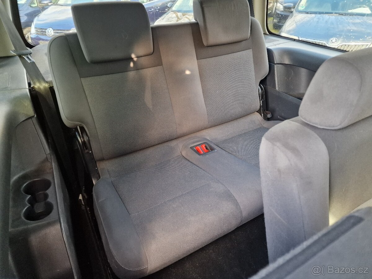 Volkswagen CADDY MAXI 1,6TDI 7 SEDADEL - 10