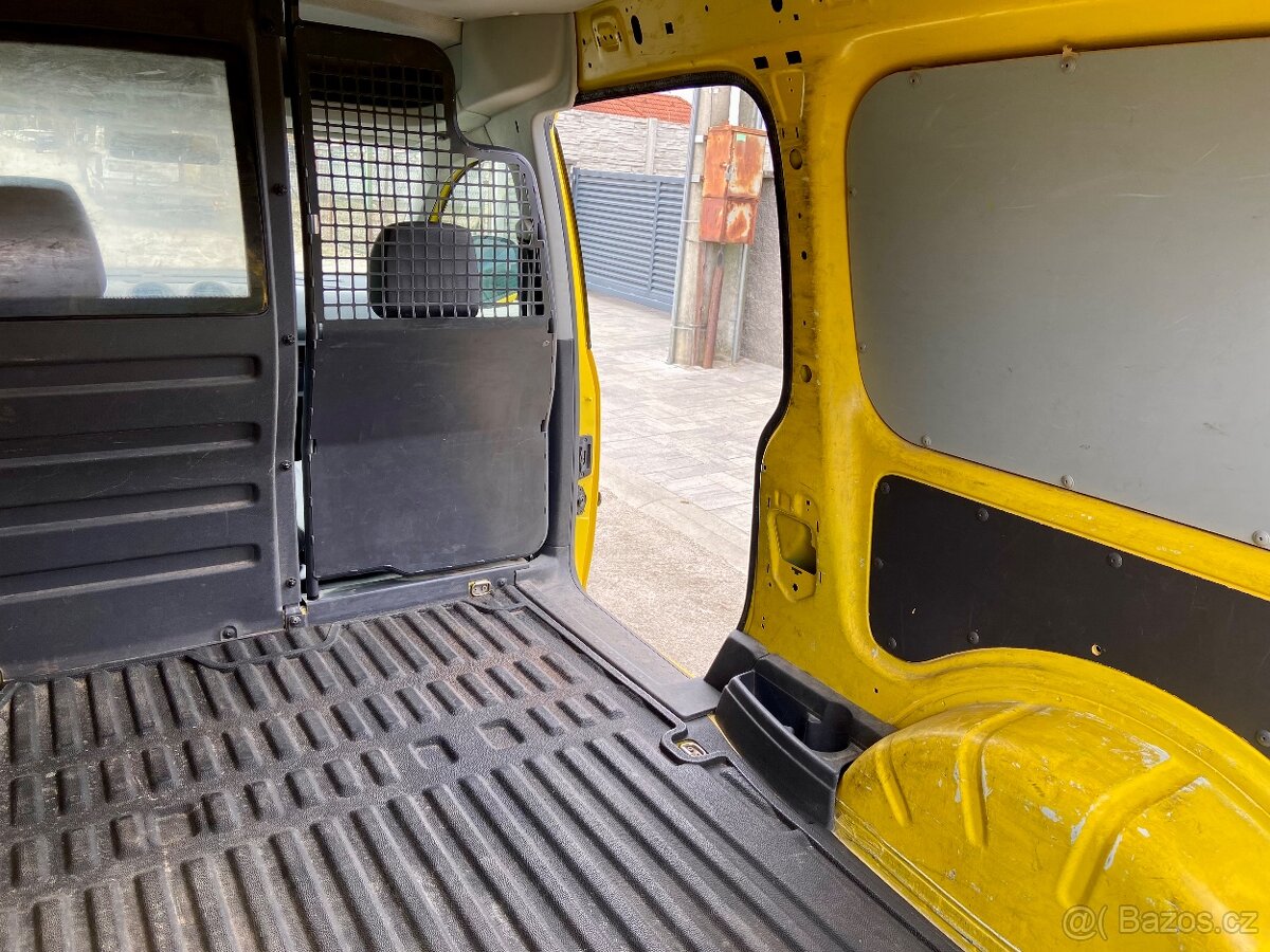 VW CADDY 2.0 TDi MAXI 4x4 - 10