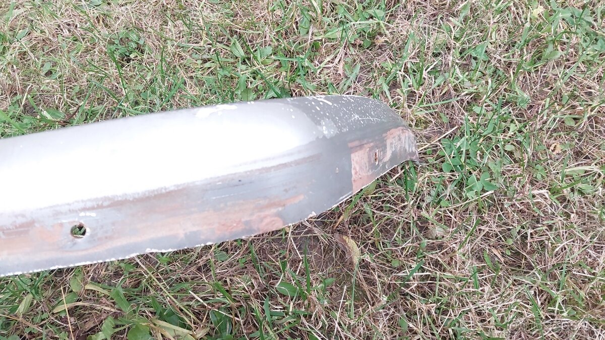 Nissan Patrol Španěl – LEM BLATNÍKU LZ 3DV - 10