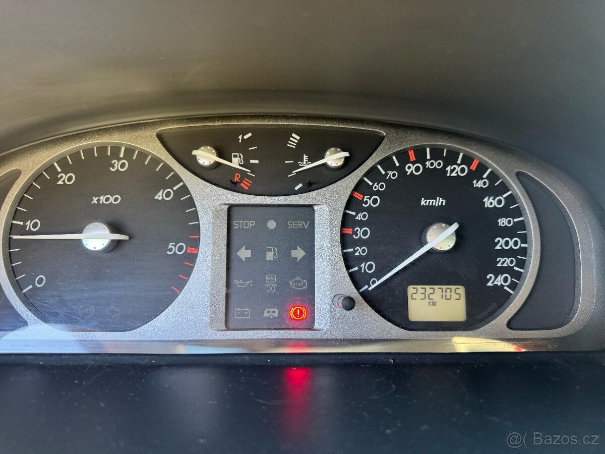 Prodám Renault Laguna II grandtour 1,9 DCi 88kw - 10
