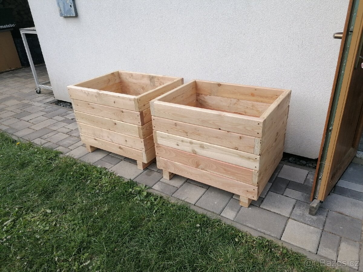 10%-SLEVA Modřínový masivní vyvýšený záhon-květináč - 10