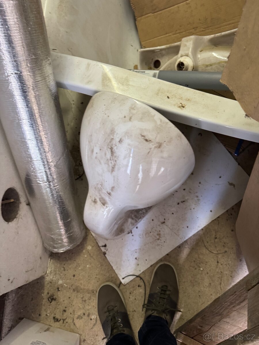RADIÁTORY A RŮZNÁ SANITA, umyvadla , wc, trubky, atd. - 10