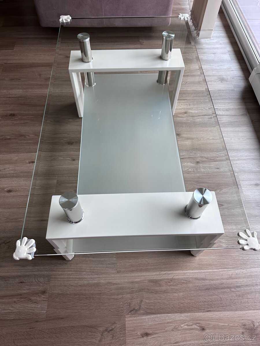 Skleněný konferenční stolek - 10