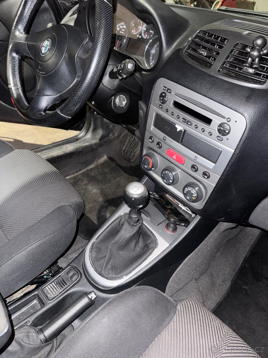 Alfa romeo 147 - 10