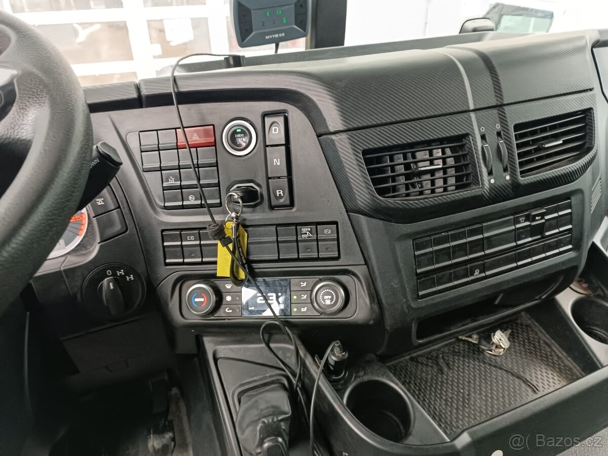 IVECO AD360X48Z HR OFF 8x4 sklápěč VS Mont S3 - 10