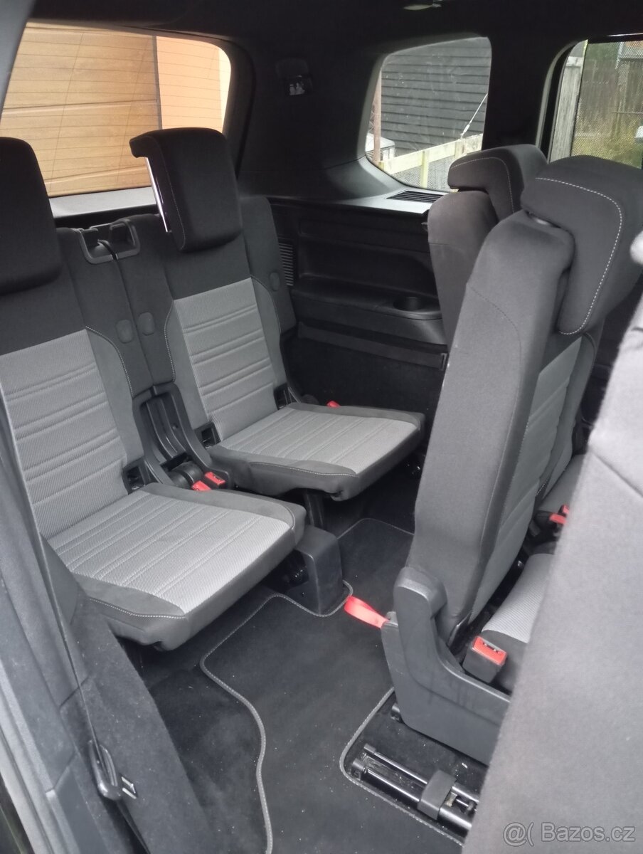 Volkswagen Touran R-Line, 7 místný DSG - 10