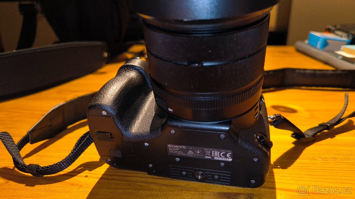 Sony Cyber-Shot DSC-RX10IV - 10