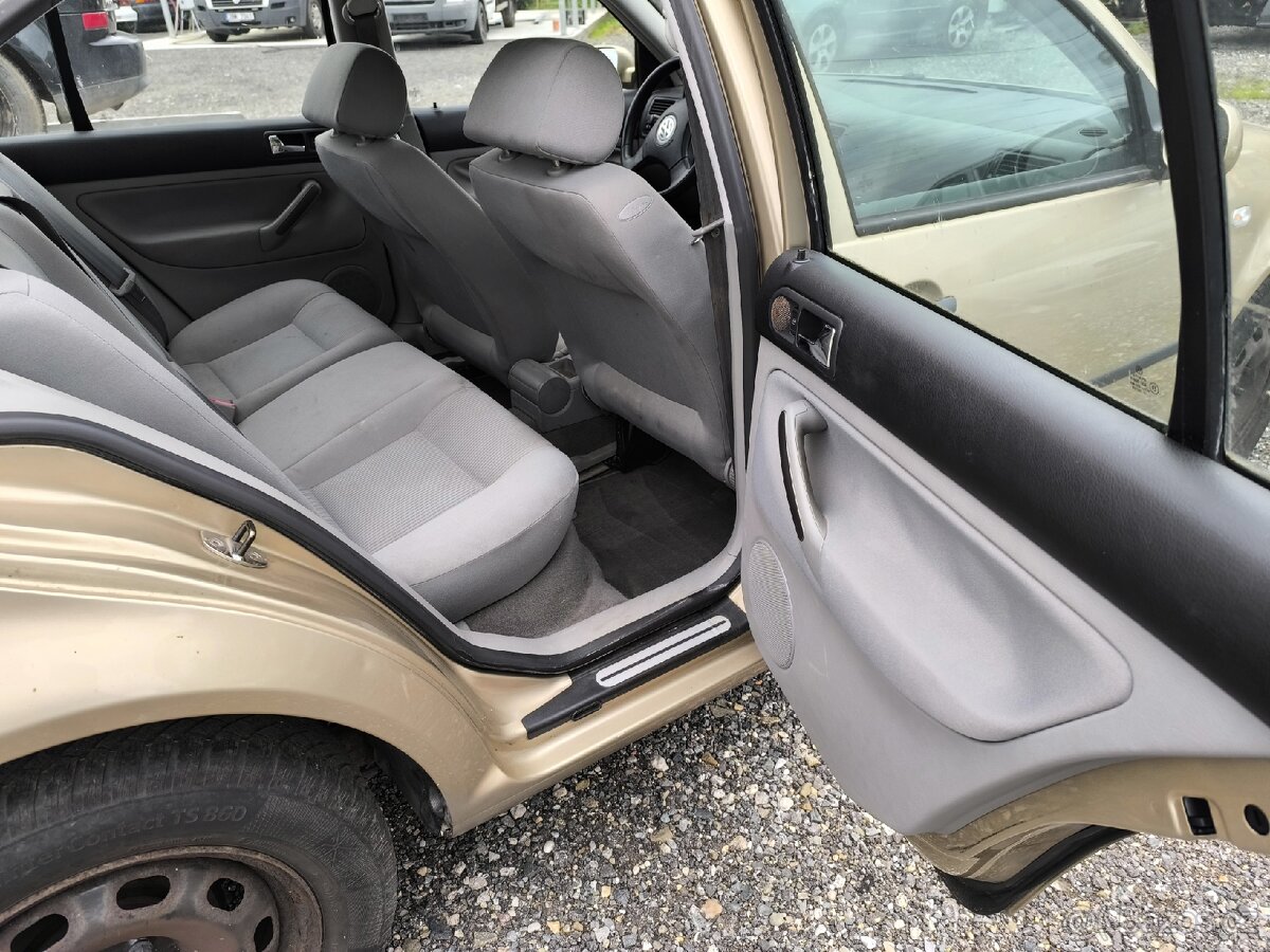 VW Bora 1.6i 77kw r.v. 2003 - 10