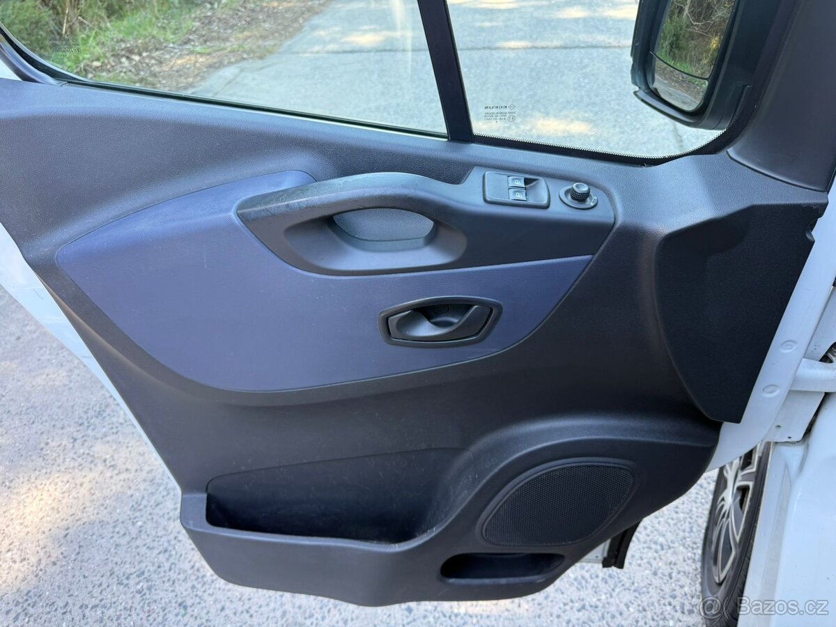 Opel Vivaro 6 mist - 10