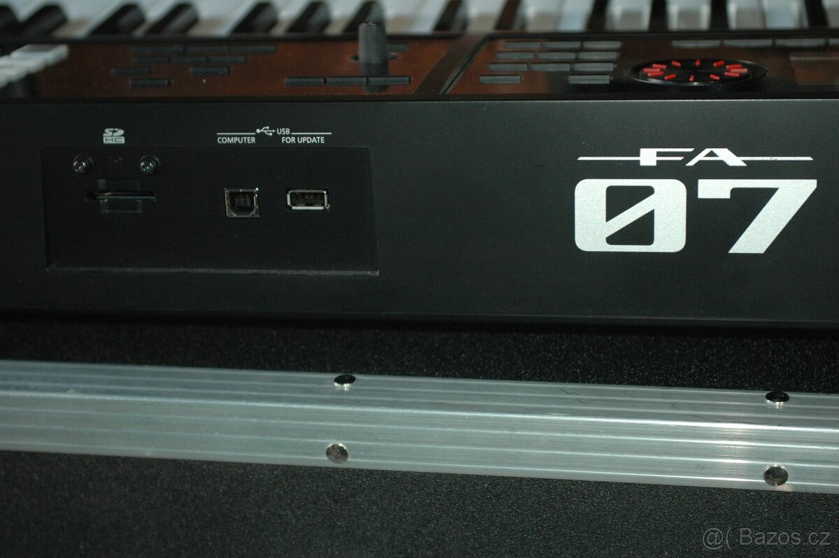 Roland FA07 - 10