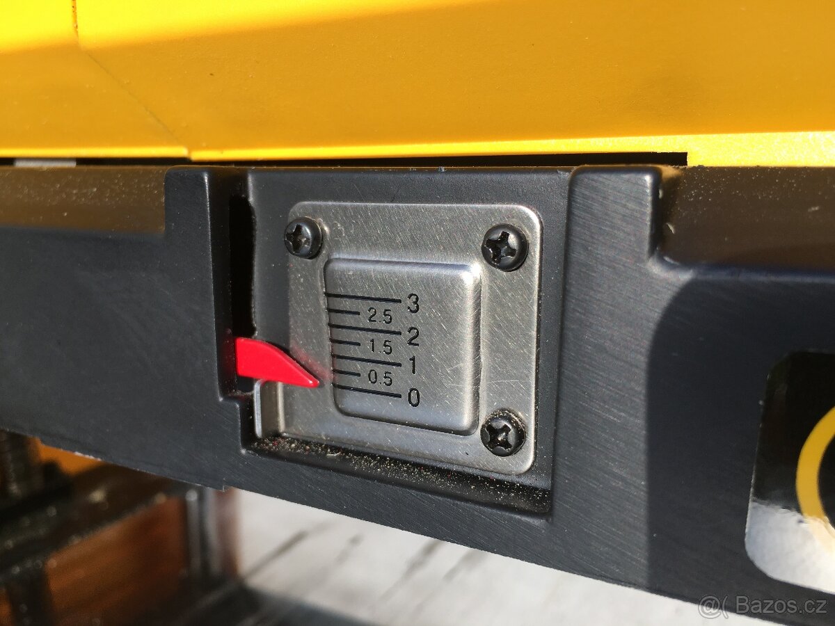 Tloušťkovací fréza DEWALT DW 733 - 10