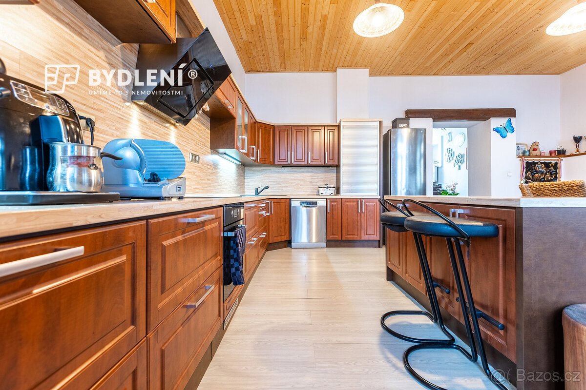 Prodej rodinného domu 339m² s pozemkem 3507m² - 10