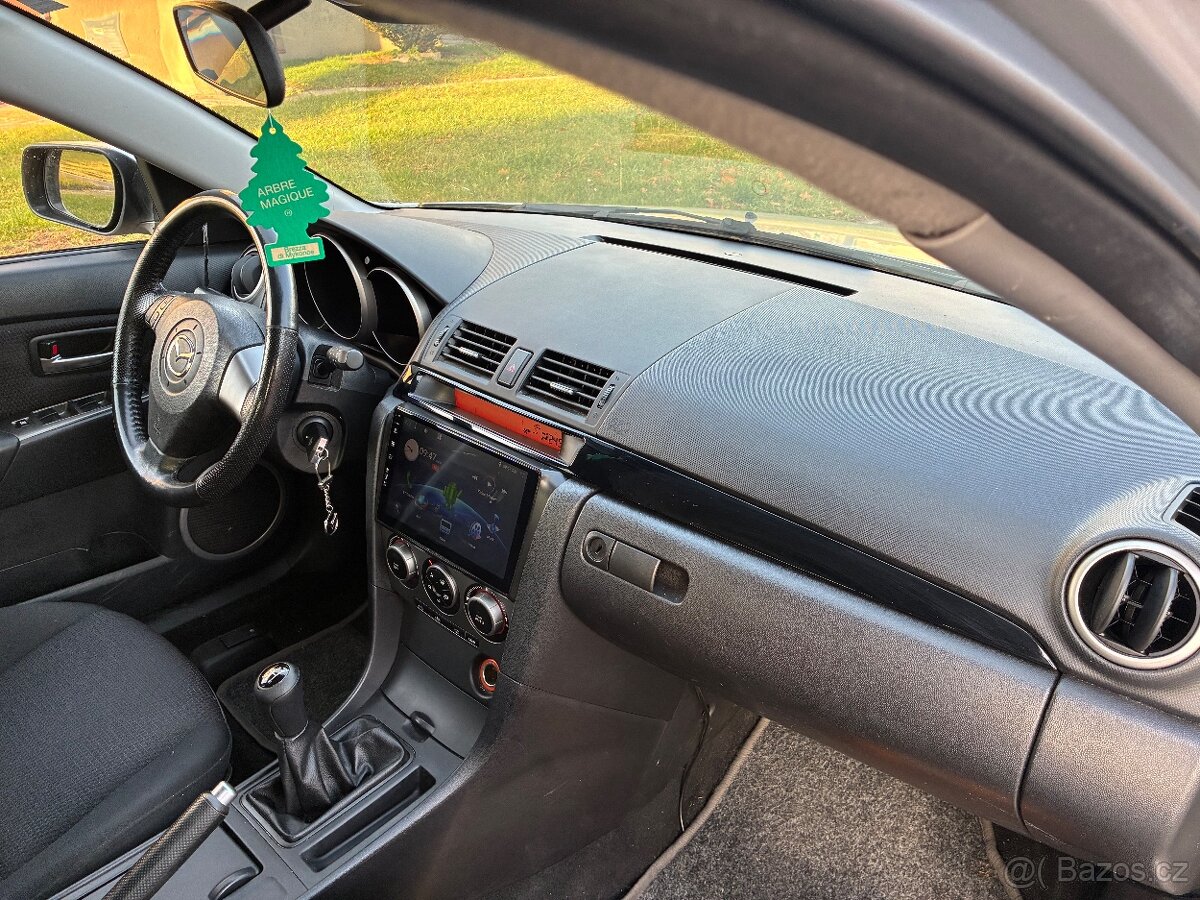 Mazda 3 1.4i 62kw rv. 2008 serviska pěkný stav - 10