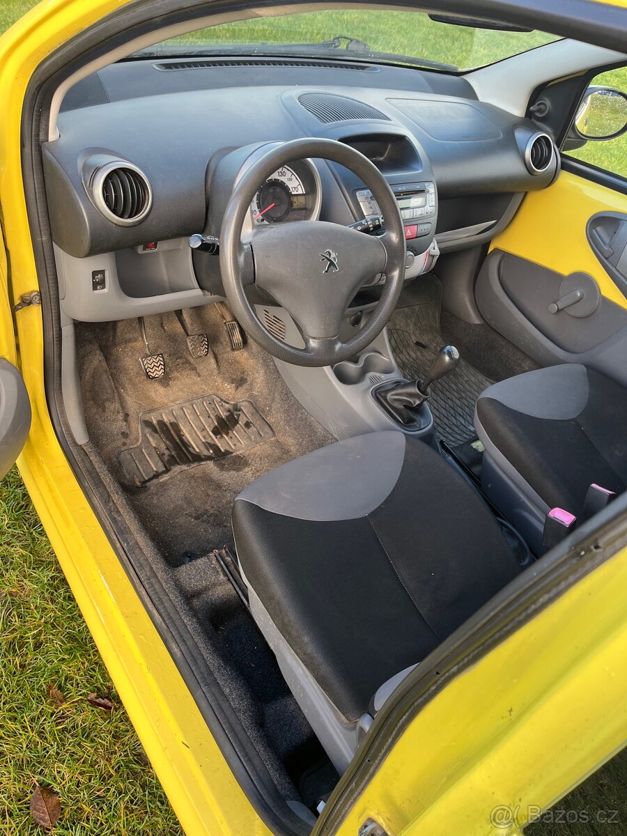 Peugeot 107 1.0i 50kw 2006 100 tis najeto stk 4/27 - 10