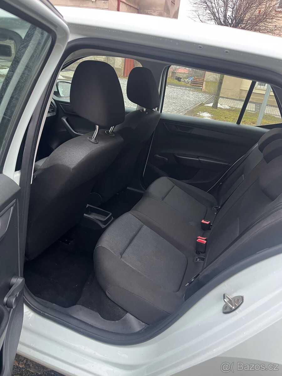 Škoda Fabia,55kW,parkovací senzory - 10