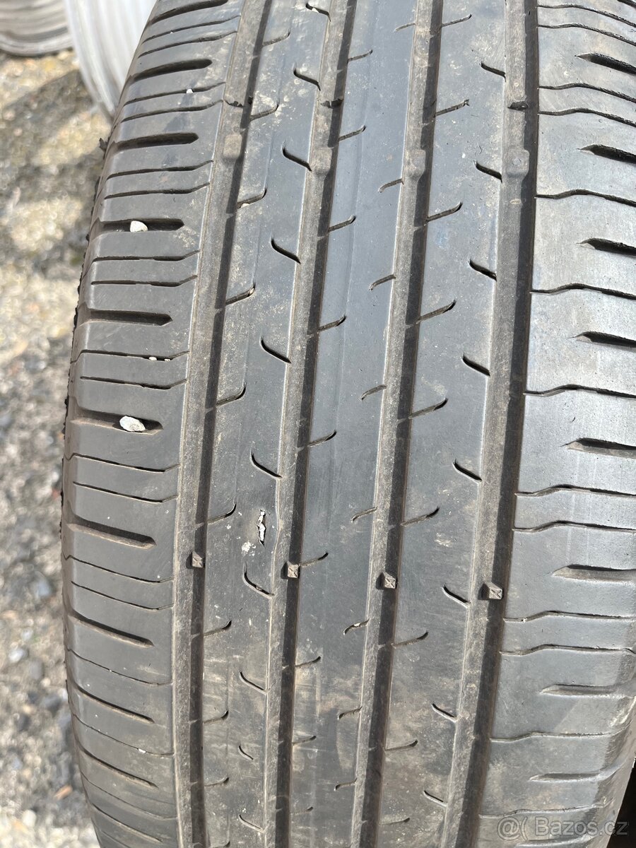 215/65/17” letni Continental - 10