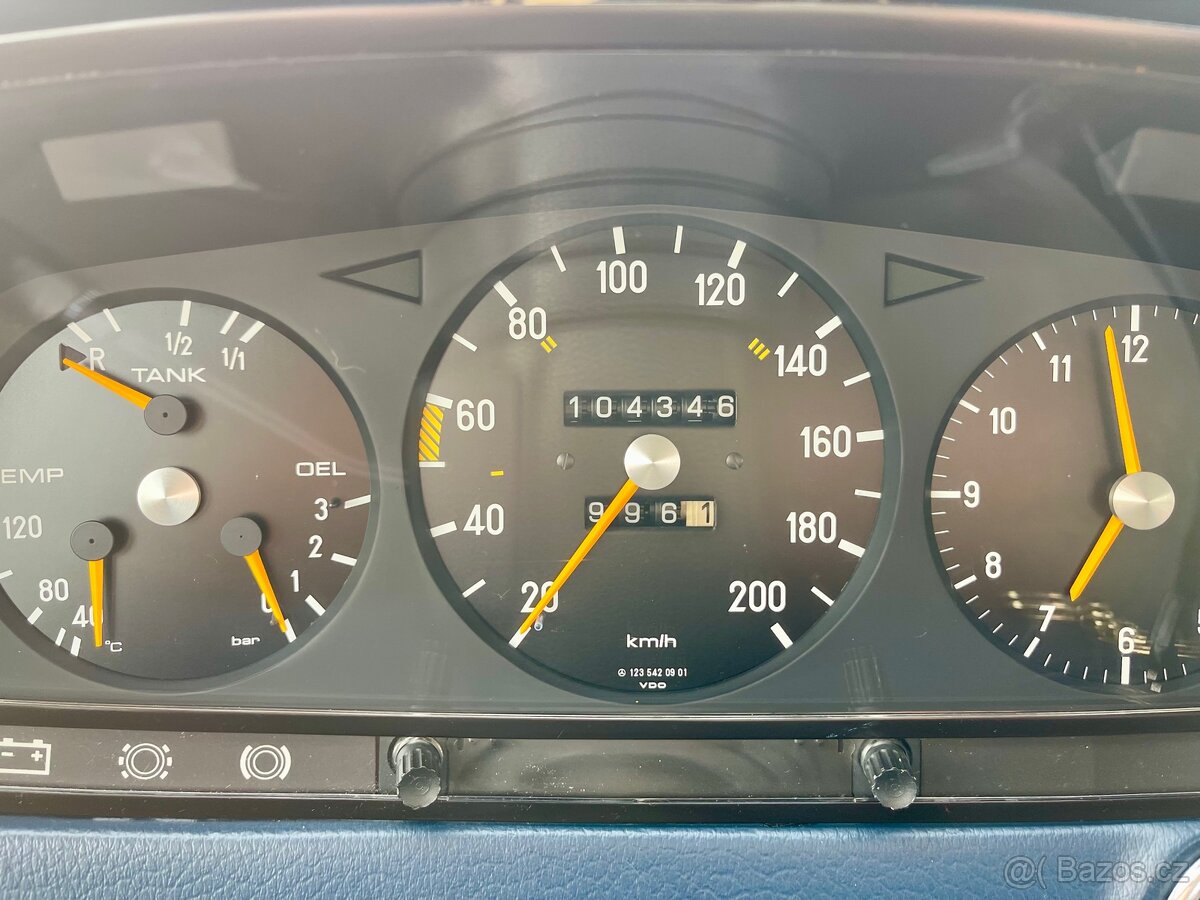 Mercedes benz w123 250 - 10