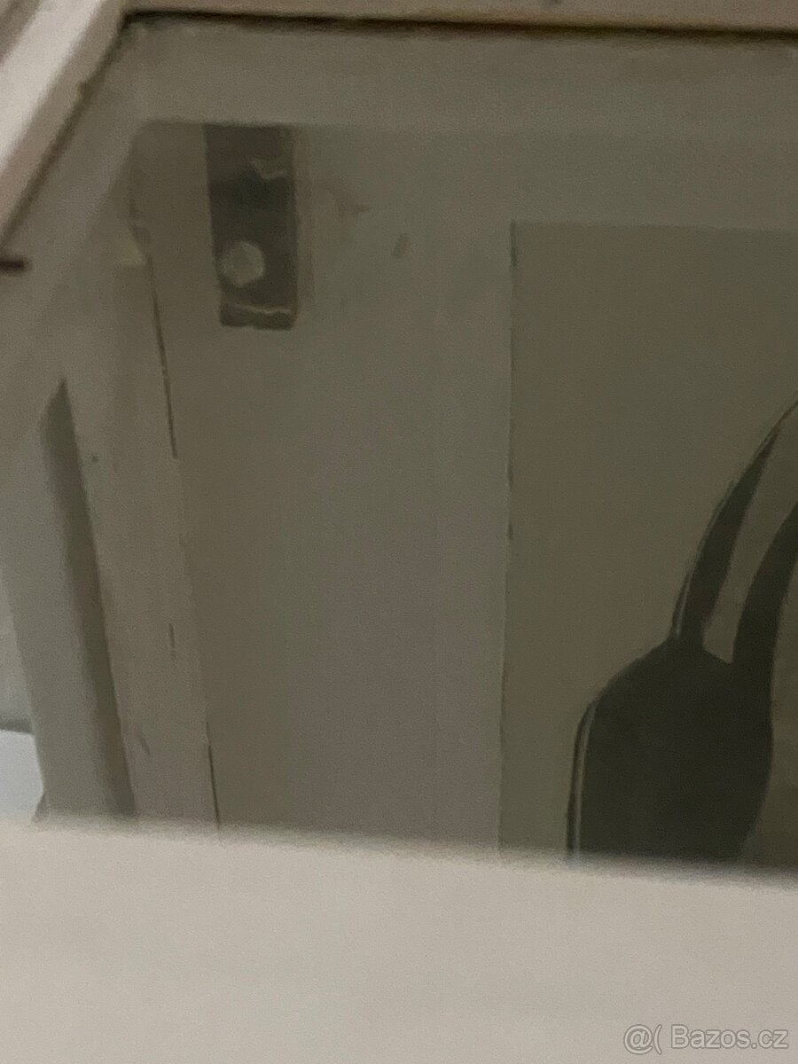 Umělecká závěsná vitrína s historickým fazetovým sklem - 10