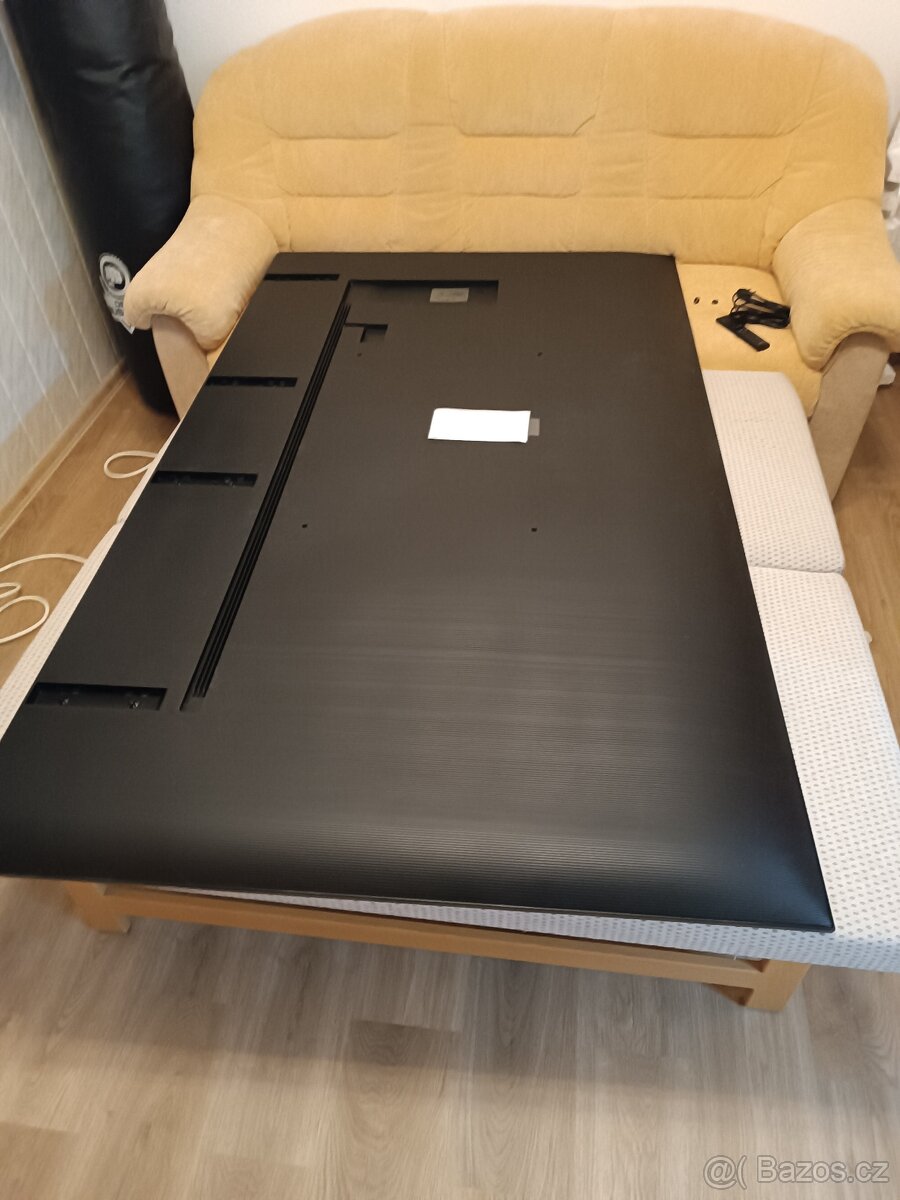 SAMSUNG CRYSTAL UHD 85´´ - 10