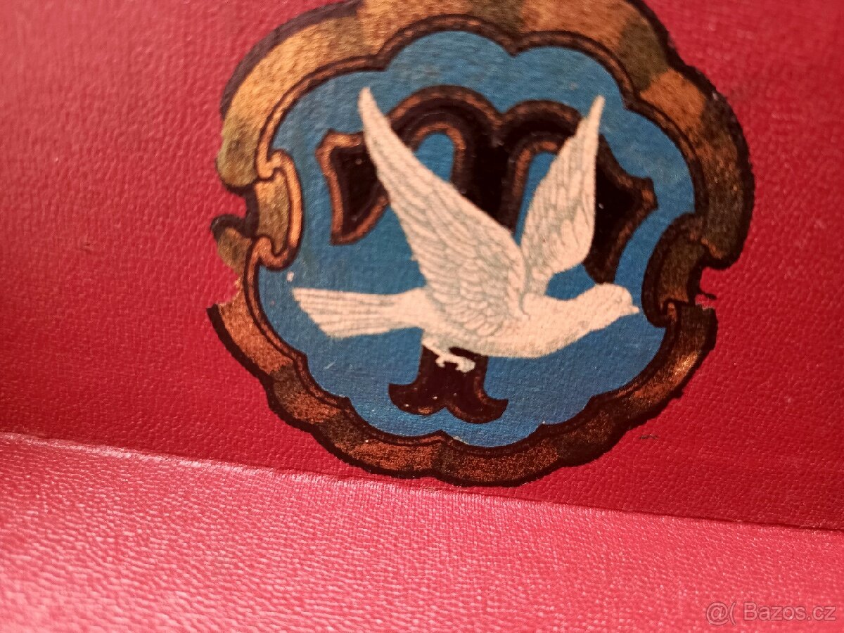 KUFŘÍKOVÝ GRAMOFON NA KLIKU - 10