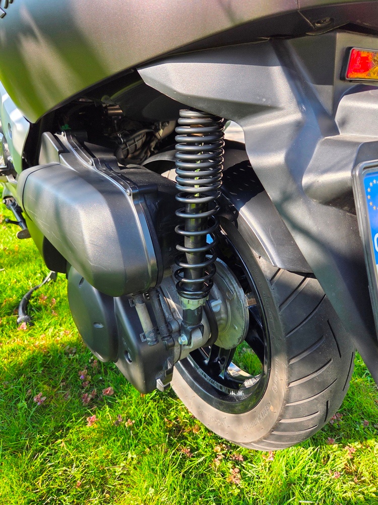 Yamaha x-max 250 Sport - 10