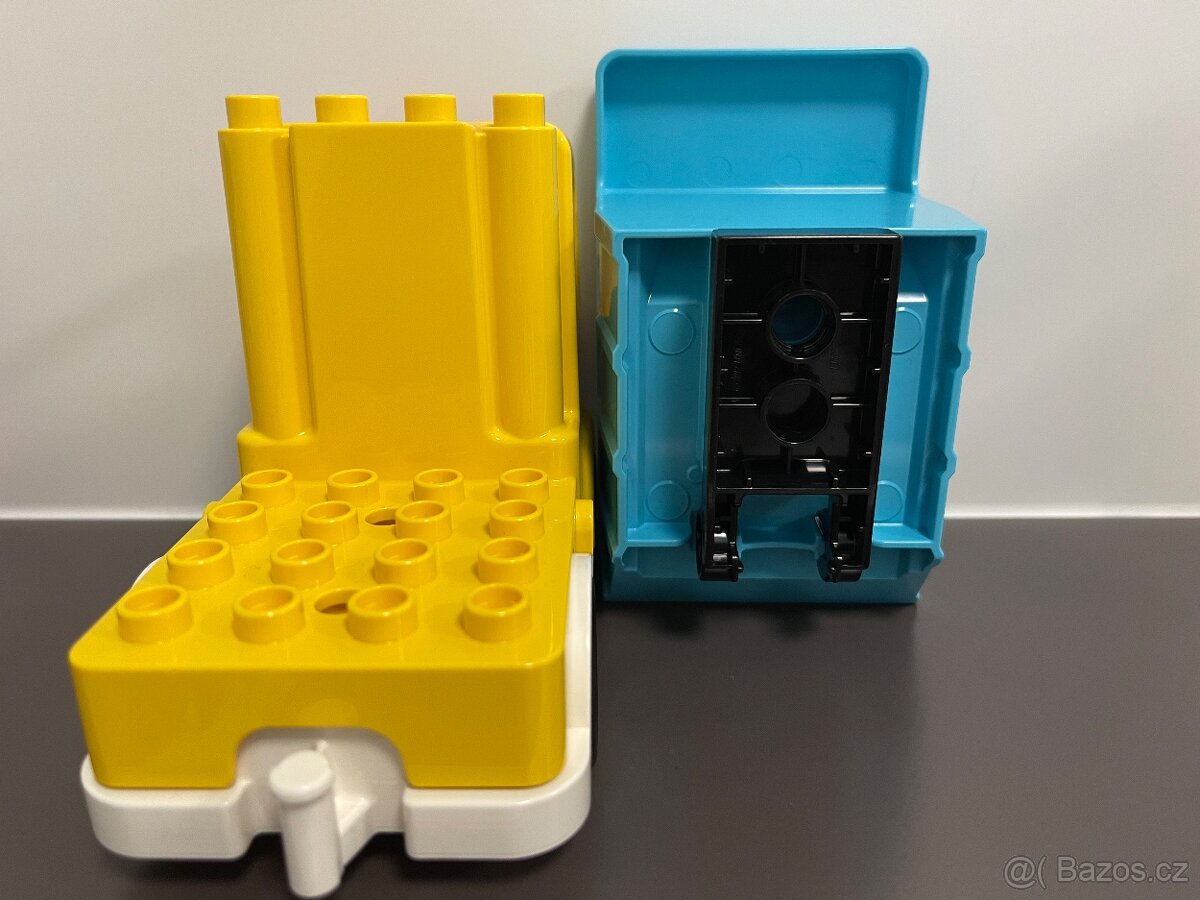 Lego Duplo nákladní auto - 10