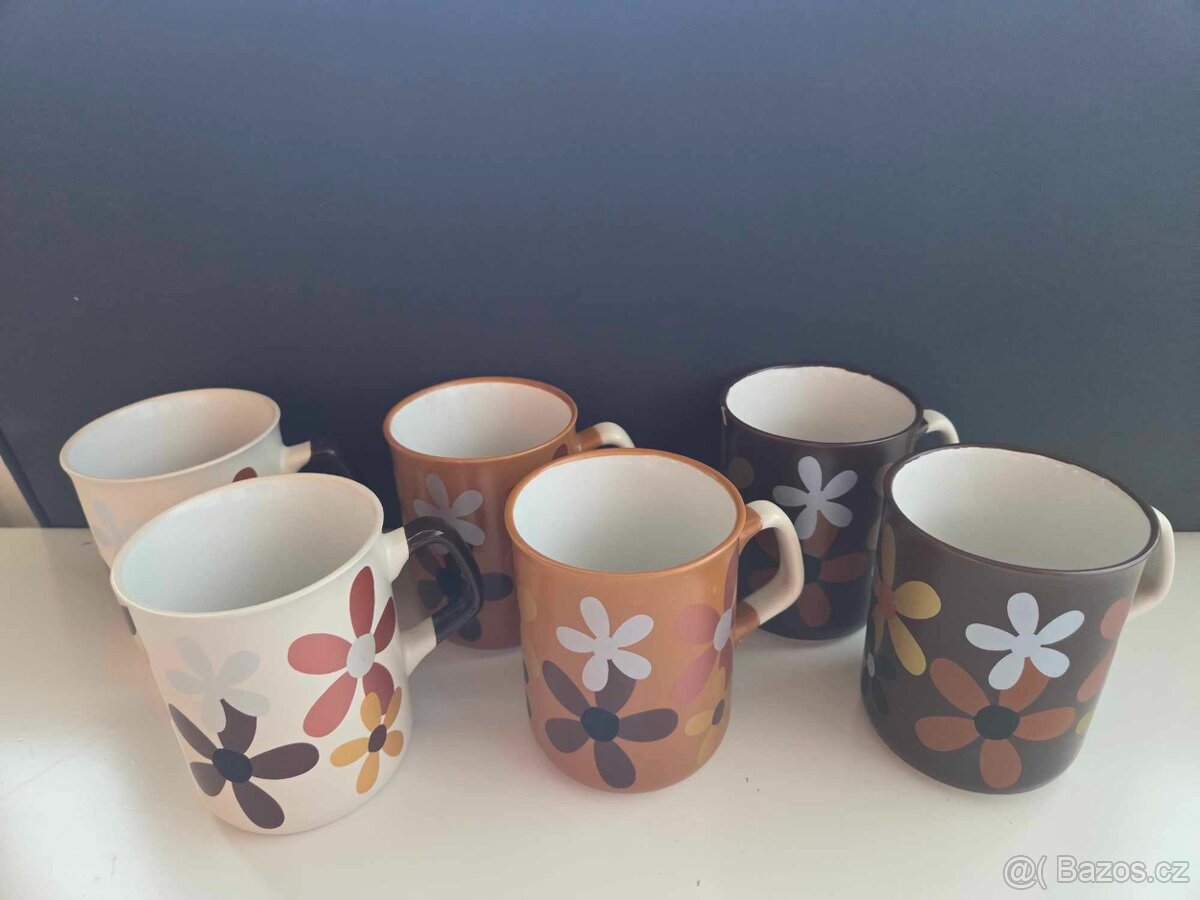 NÁDOBÍ, hrnek, hrnec, talíř aj. - 10