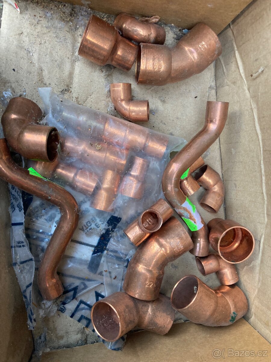 MOSAZNÉ KOHOUTY A MĚDĚNÁ KOLÍNKA - 10