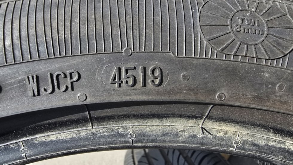 Letní pneu 245/40/18 Platin - 10