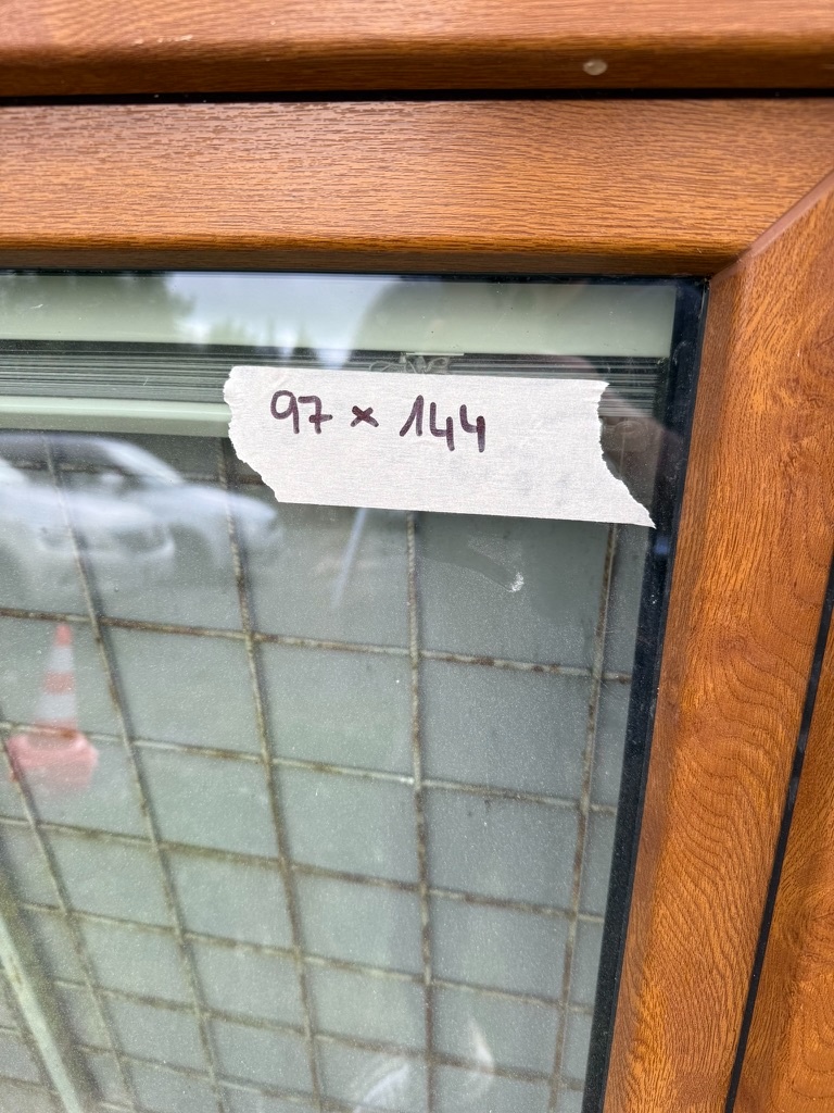 Plastové okna trojsklo, zlatý dub/bílá různé rozměry - 10