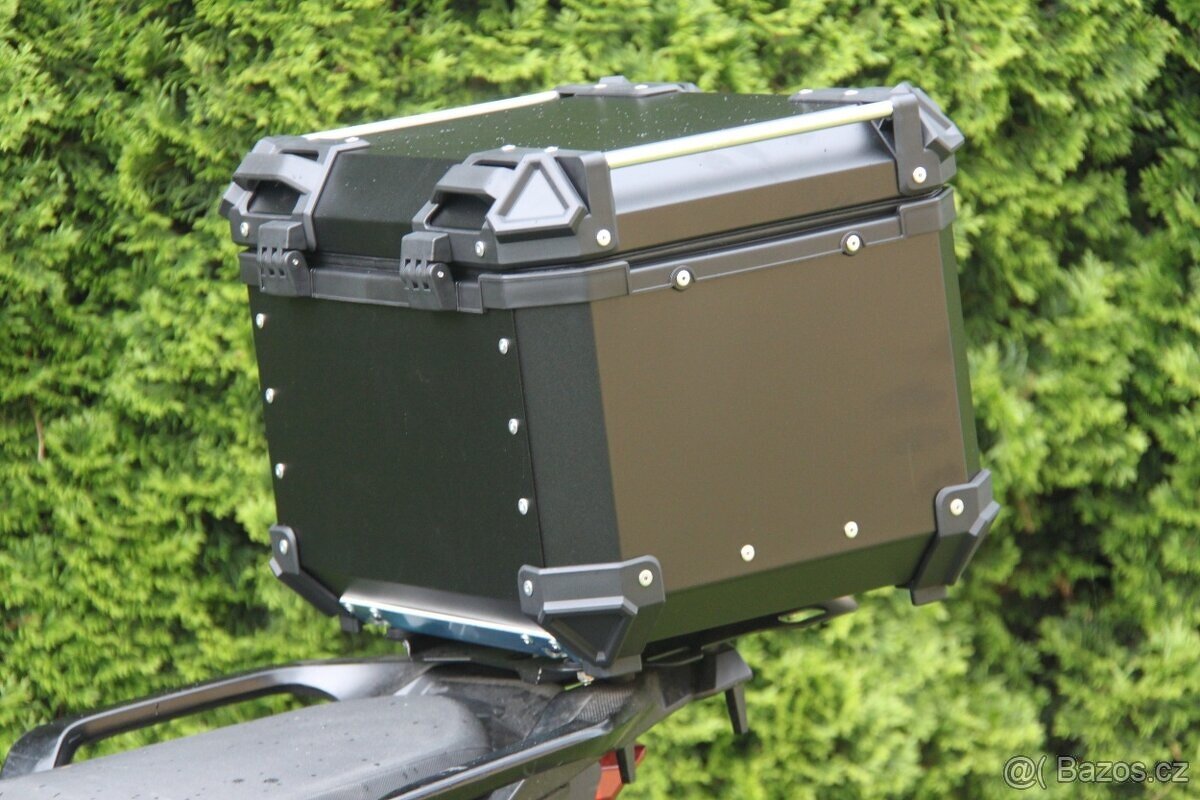 nový motokufr 45 l - na jednu velkou přilbu - 10