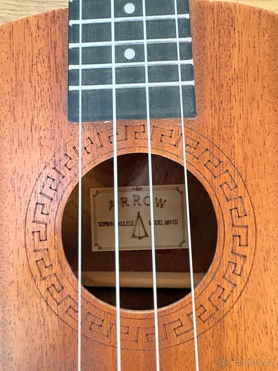 Ukulele Arrow MH-10 Natural Koncertní ukulele - 10